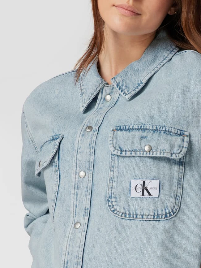 Calvin Klein Jeans Jeansjacke Mit Label-Patch - Hellblau 3 Calvin Klein Jeans Jeansjacke Mit Label-Patch - Hellblau – Bild 3