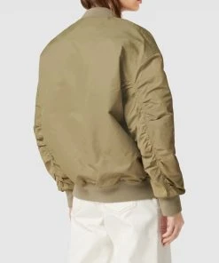 REVIEW Bomberjacke Mit Label-Details - Lindgrün -Gipsy Shop 6d3jeki9a5b4idqe9t834gib6l4k2hac9crk2e9o88q3ilah9hal4h9lap7kej1l6soj4i2l9h550ghg913m8dr174p32o9g64p34o9k74pm2e1n6lj62p9o6ksmadpp6hj6cdo