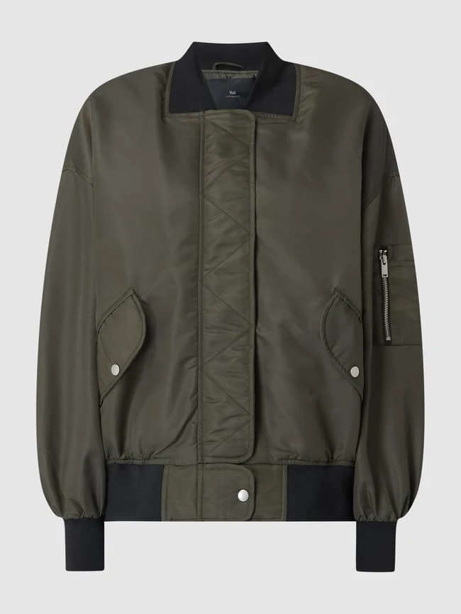 With Black Blouson Mit überschnittenen Schultern Modell 'Kally' - Olivgrün 2 With Black Blouson Mit überschnittenen Schultern Modell 'Kally' - Olivgrün – Bild 2