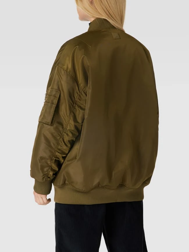Marc O'Polo Denim Oversized Bomberjacke In Satin-Optik - Khaki 5 Marc O'Polo Denim Oversized Bomberjacke In Satin-Optik - Khaki – Bild 5