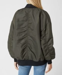 With Black Blouson Mit überschnittenen Schultern Modell 'Kally' - Olivgrün 9 With Black Blouson Mit überschnittenen Schultern Modell 'Kally' - Olivgrün -Gipsy Shop 6l5l2k2a8oojgd2j71b4ughl6d134ca16ss4kc2l6oqkcdq389a5aihjal2l2dq98kq58iqb9p5ksca184o3cpb3c4s64phi6sojcdpk6limaohn75h66c1g64ojieb4ckrjcog