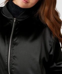 URBAN CLASSICS OVERSIZED Bomberjacke Aus Satin Modell 'Oversized Satin Bomber' - Schwarz -Gipsy Shop 719kak1pad6jeiqea584adi3ah2jilah8d25clac8ookcki9acp52ha165838g9g995kghq18sq48jhl693j4eb4copj8p1k74s3gc9k74rm2ob4cgoj0o9o70qjad1mc5gjgog