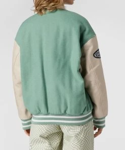 REVIEW Collegejacke Mit Label-Patch - Hellgrün 9 REVIEW Collegejacke Mit Label-Patch - Hellgrün -Gipsy Shop 85a4sd9o61b38ihl6ko44j9m8lb36ipia4o38j1n75a3ijqlacqj2gq5a14k2hqb75454j23ah84ggqj64o34d9jcgqj4chn64s68o9k6dgj4eb161gj8ohgccr62eb270sjcog