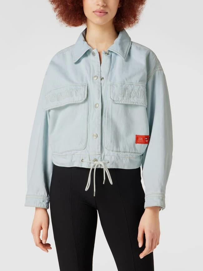 Tommy Jeans Cropped Jeansjacke Mit Label-Patch - Jeans 4 Tommy Jeans Cropped Jeansjacke Mit Label-Patch - Jeans – Bild 4