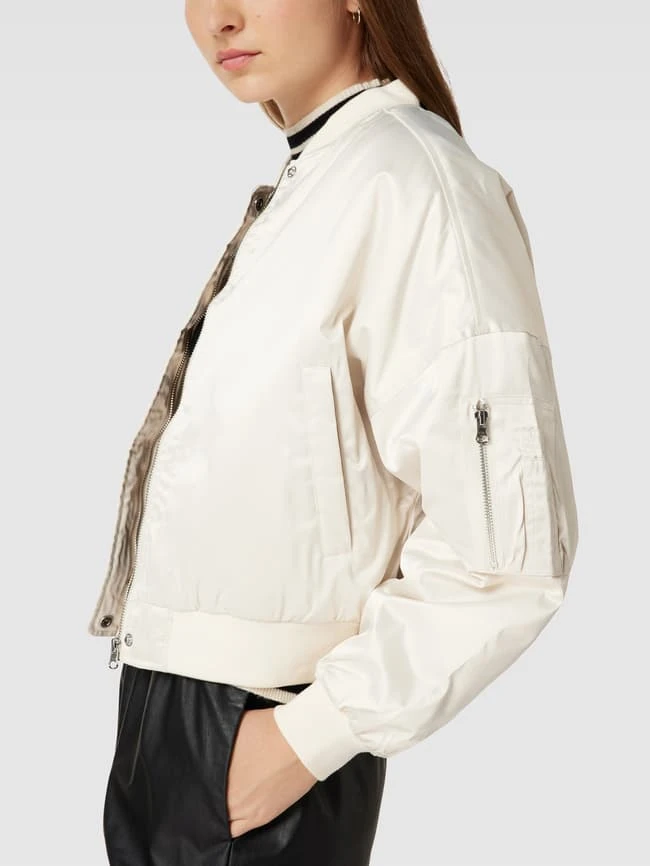 URBAN CLASSICS Oversized Bomberjacke Mit Reißverschlusstaschen - Sand 3 URBAN CLASSICS Oversized Bomberjacke Mit Reißverschlusstaschen - Sand – Bild 3