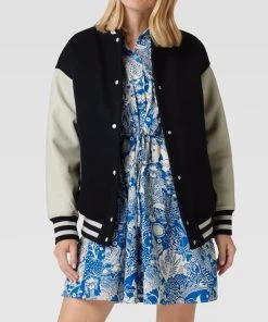 Jake*s Casual College-Jacke Mit Kontraststreifen - Marineblau 8 Jake*s Casual College-Jacke Mit Kontraststreifen - Marineblau -Gipsy Shop 9cq54i2ga0s4ghqfapa52c1p9opj2cieah4kahqc8l84qe1o8l54cli9898kechn9h44udada9a46gah90o30c1ic8qjgdj161hm6p9kcgojgob56kr6ae1m61gjedhi6dhjado