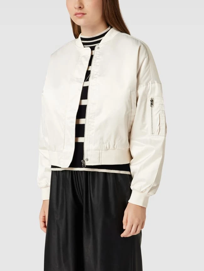 URBAN CLASSICS Oversized Bomberjacke Mit Reißverschlusstaschen - Sand 4 URBAN CLASSICS Oversized Bomberjacke Mit Reißverschlusstaschen - Sand – Bild 4