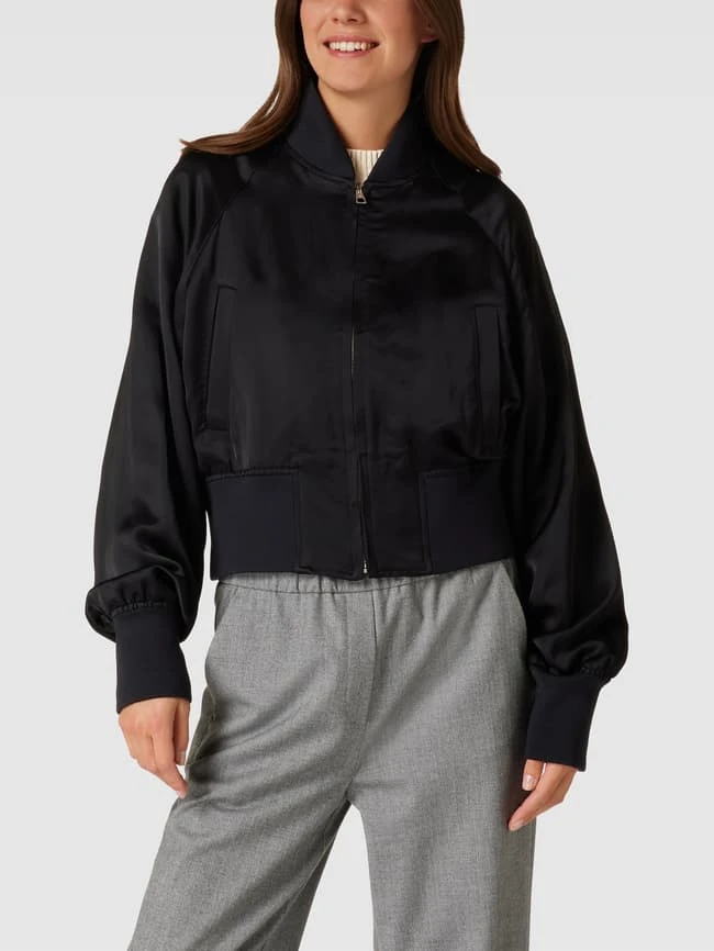 Marc O'Polo Bomberjacke Mit Stehkragen „THE DINNER Holiday Collection“ - Schwarz 4 Marc O'Polo Bomberjacke Mit Stehkragen „THE DINNER Holiday Collection“ - Schwarz – Bild 4